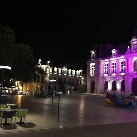 Bel Appartement Climatise Plein Centre Ville ปัวติเยร์ ภายนอก รูปภาพ